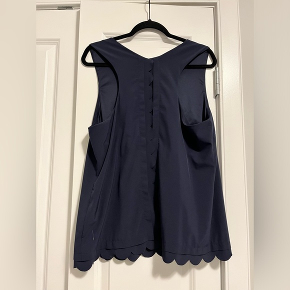 XL open back scalloped banana republic blouse - Picture 2 of 4